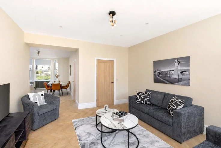 House Stuart Crescent in Greater London