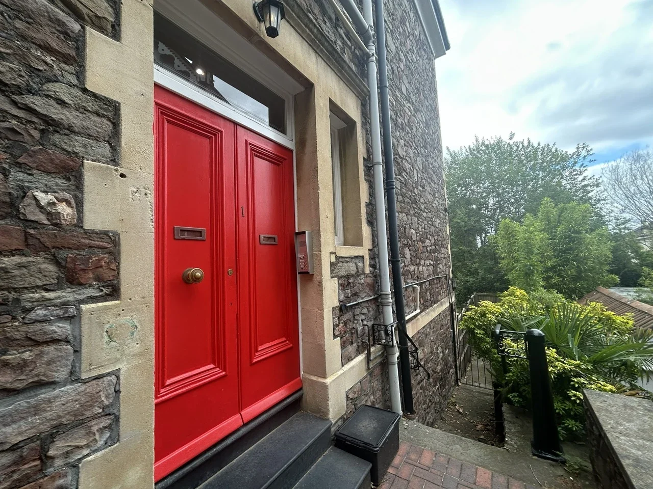 Flat Redland Court Road in Bristol
