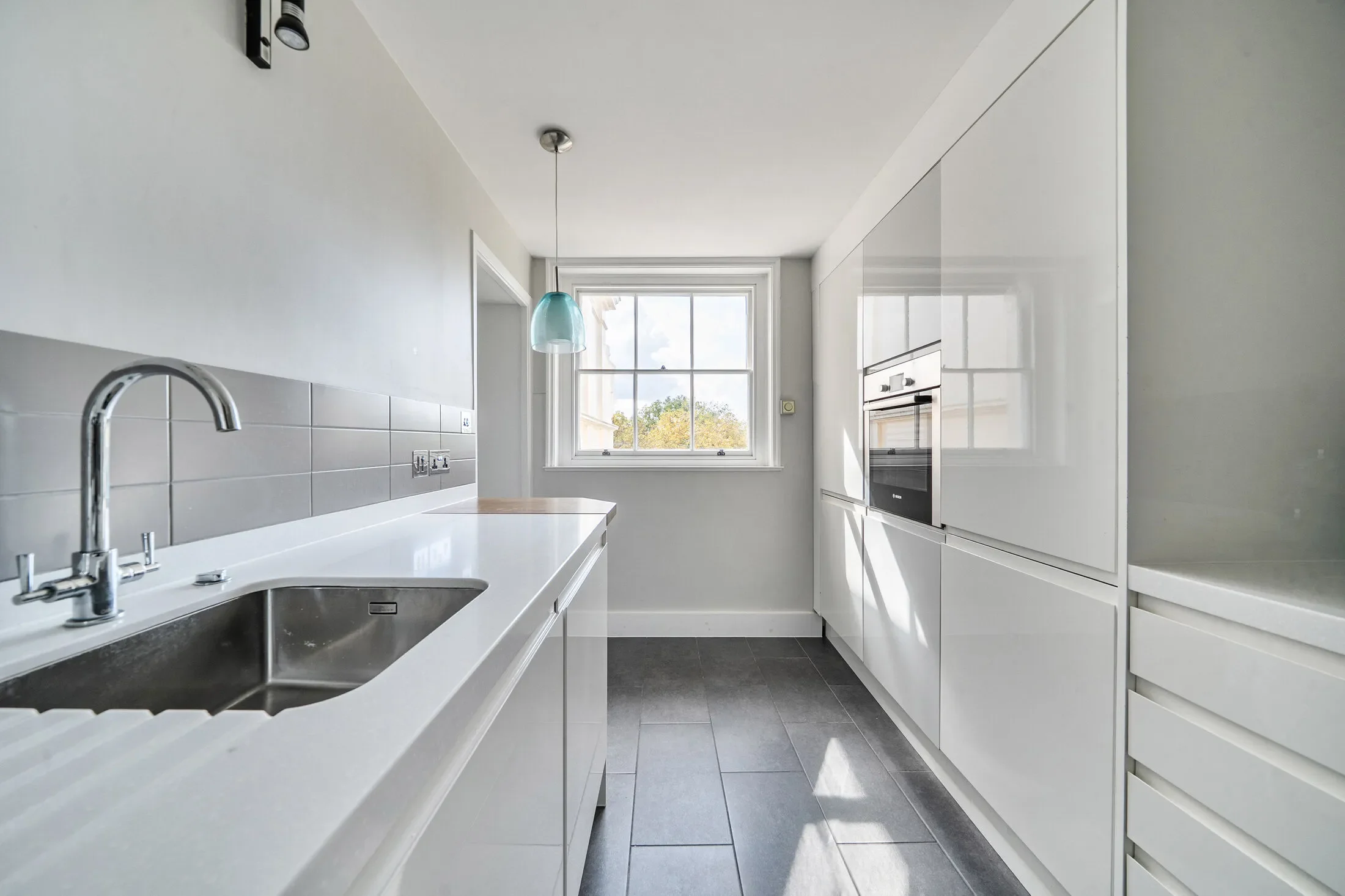 Flat Cumberland Terrace in Greater London
