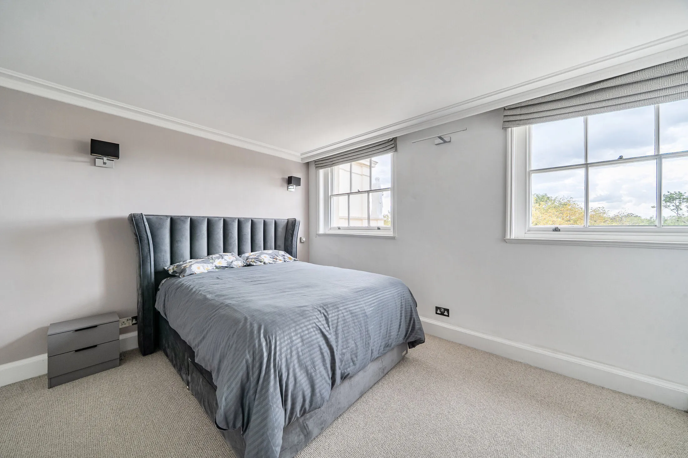 Flat Cumberland Terrace in Greater London