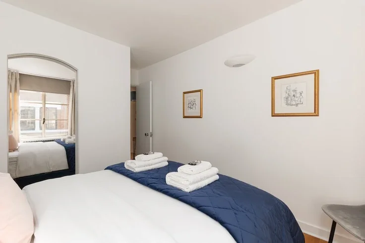 Flat Lafone Street in Greater London