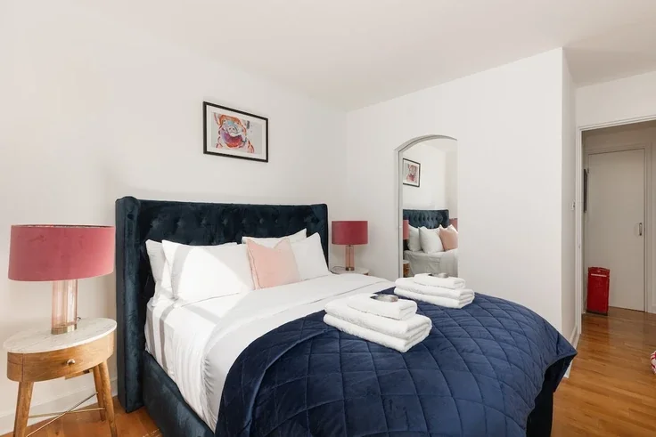 Flat Lafone Street in Greater London