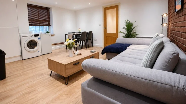 Flat Plough Yard in Greater London