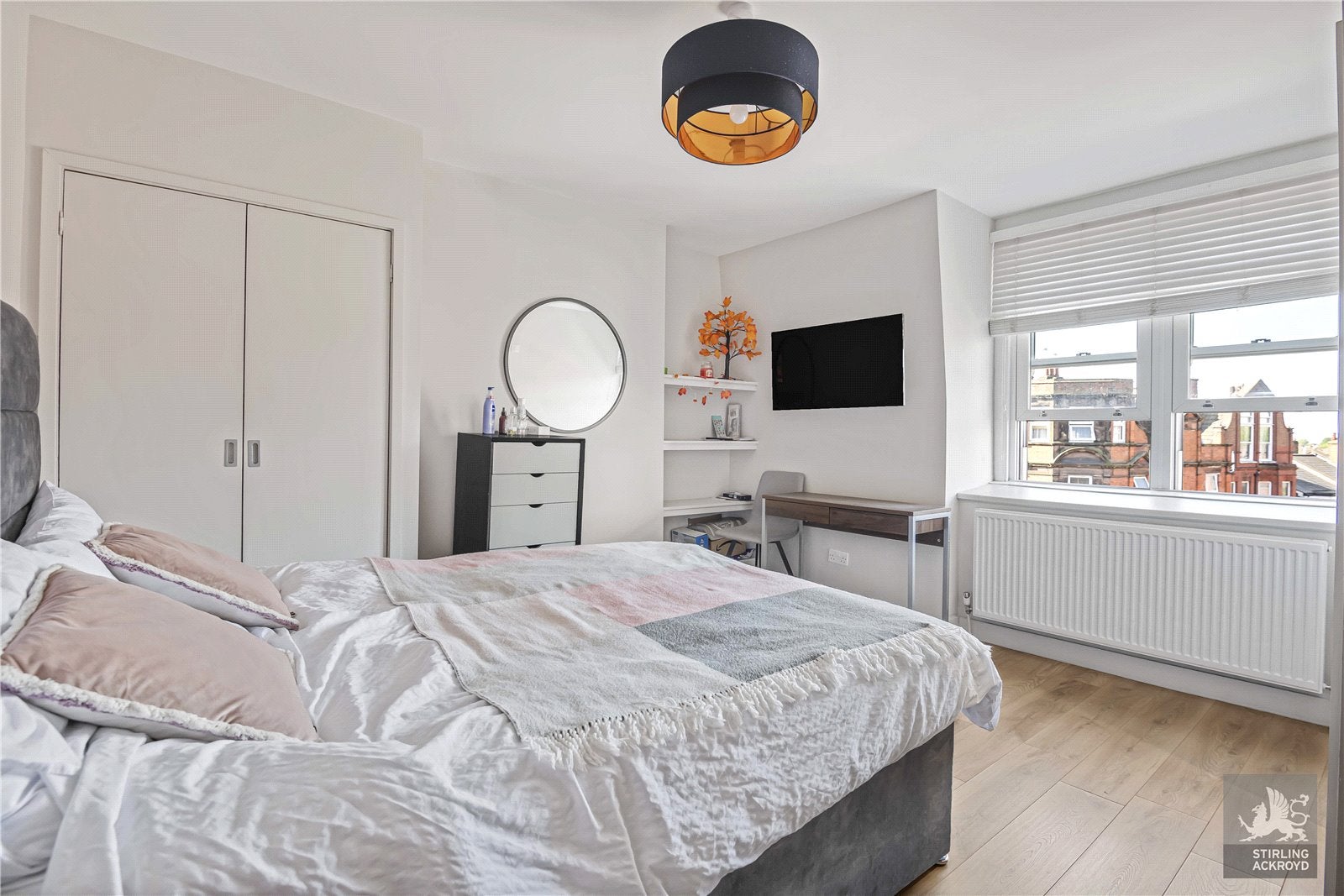 Flat Finchley Road in Greater London