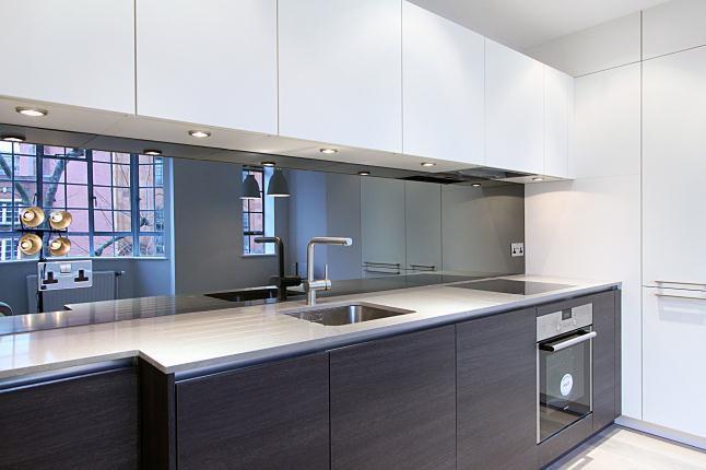 Flat Sloane Avenue in Greater London