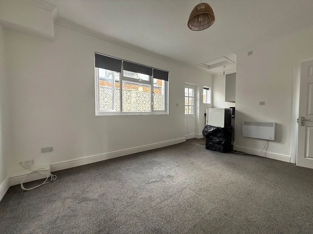 Flat Downham Way in London