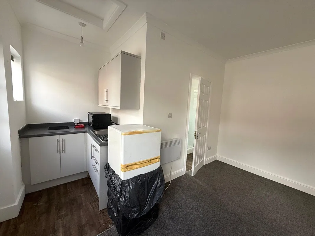 Flat Downham Way in London