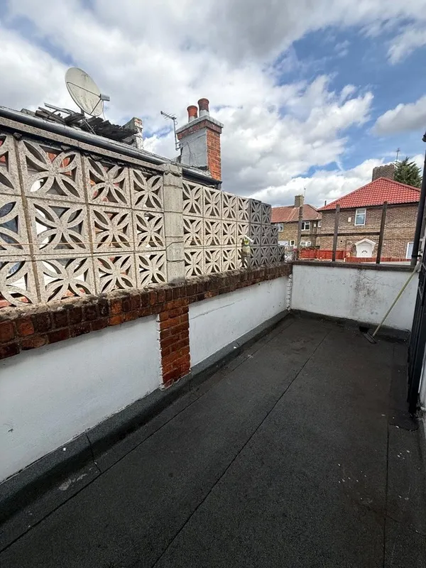 Flat Downham Way in London