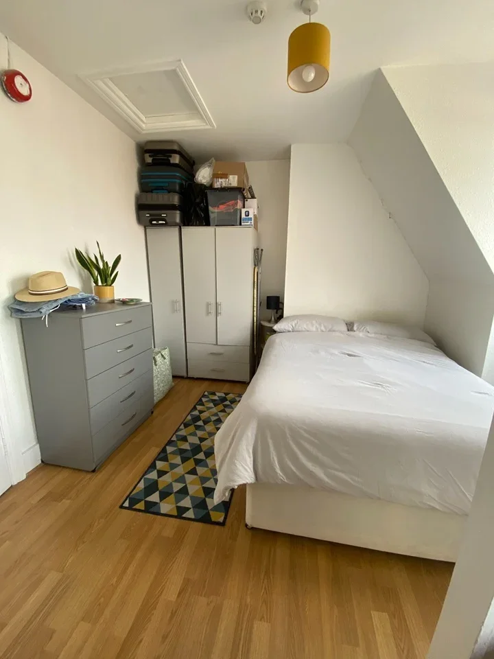 Flat Gratton Terrace in Greater London