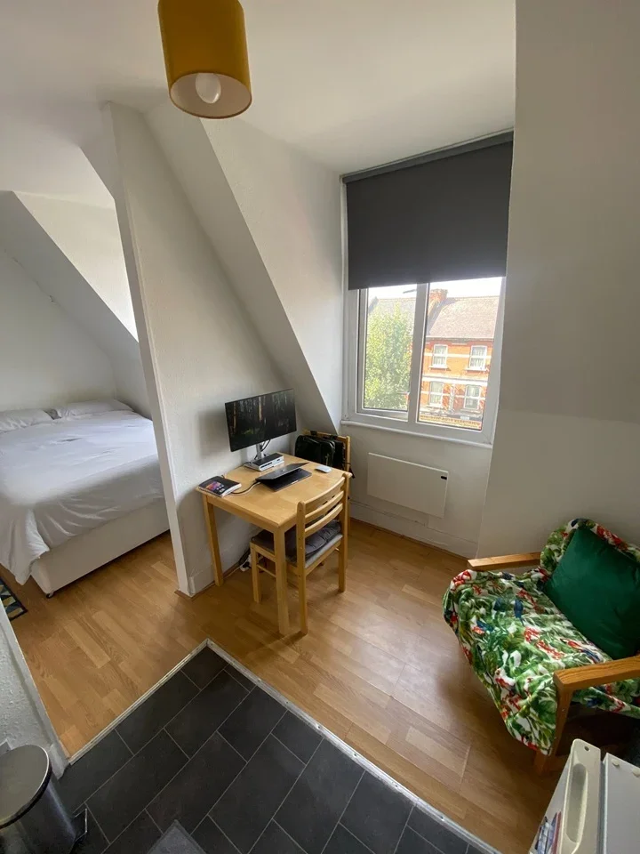 Flat Gratton Terrace in Greater London