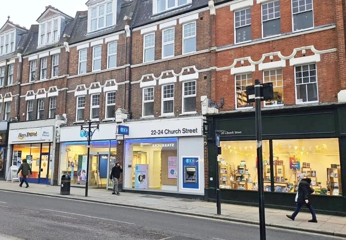 Flat Church Street in Greater London