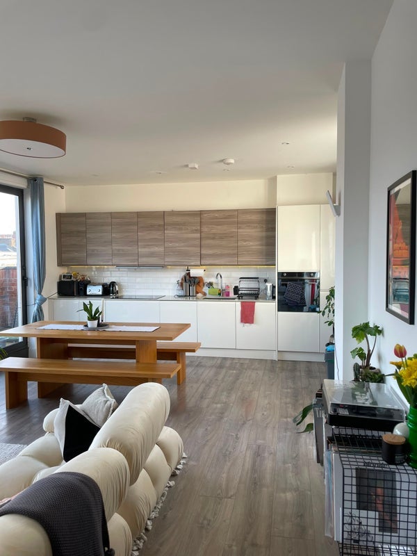 Room Well Street in Greater London