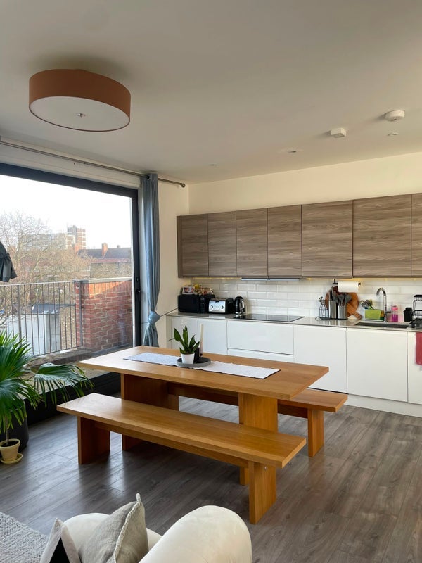 Room Well Street in Greater London