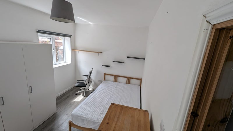 Room Claremont Road in Manchester