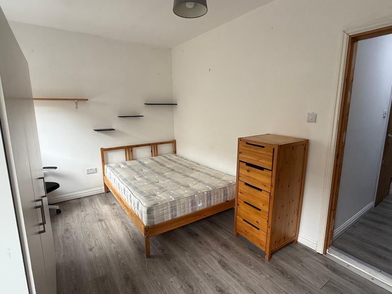 Room Claremont Road in Manchester