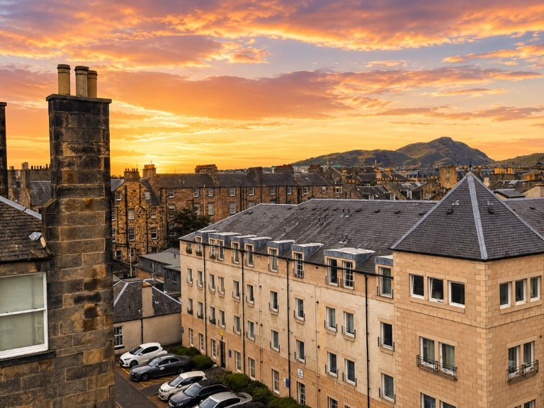 Flat Buckingham Terrace in City of Edinburgh