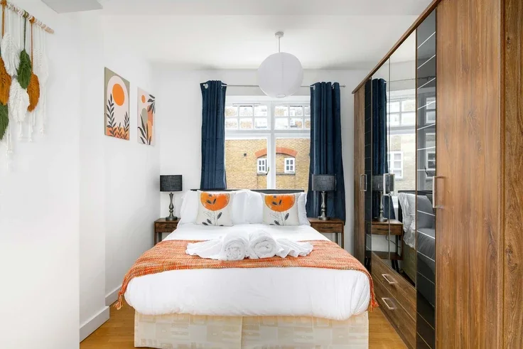 Flat Cheshire Street in Greater London