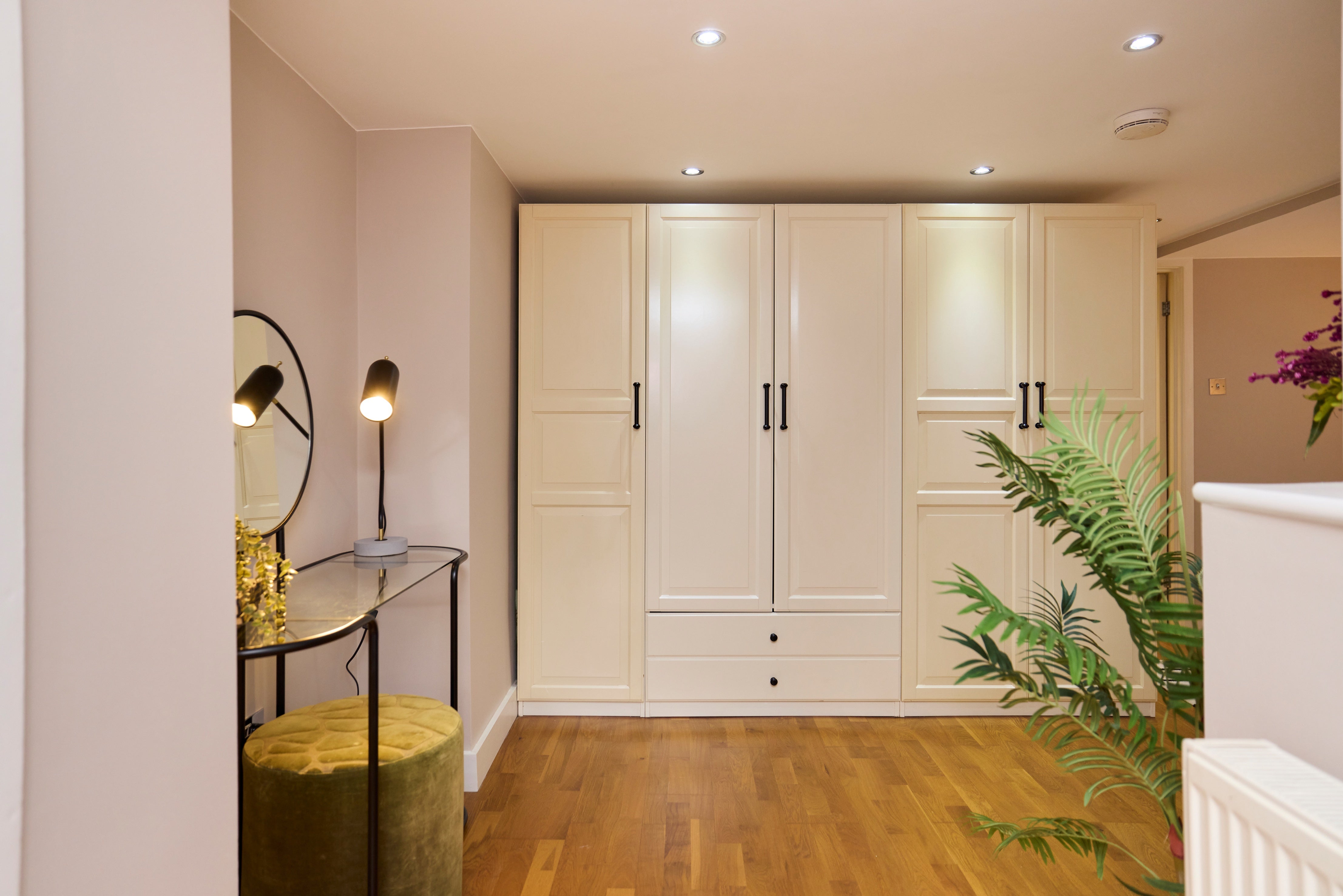 Flat Mildenhall Road in London