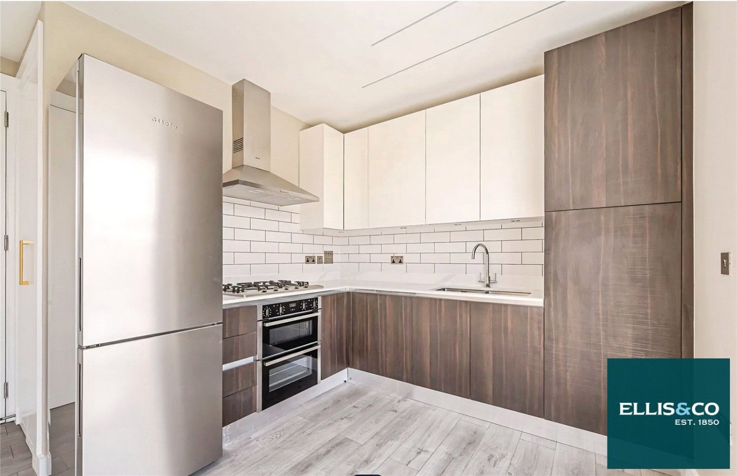 Flat The Ridgeway in Greater London