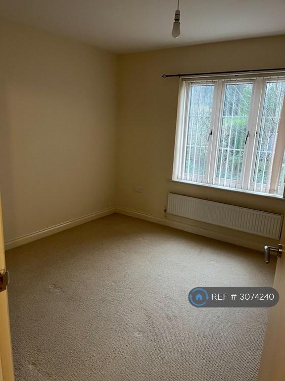 Flat Orchard Park Close in Cardiff
