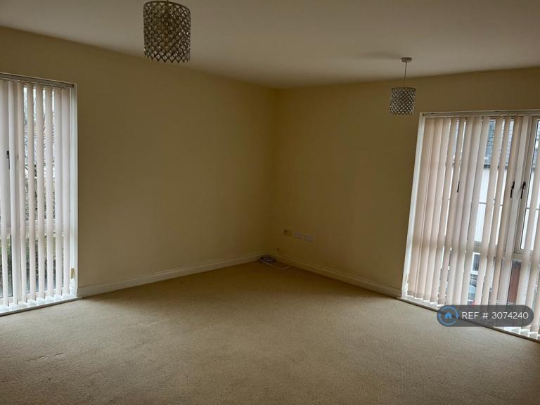 Flat Orchard Park Close in Cardiff