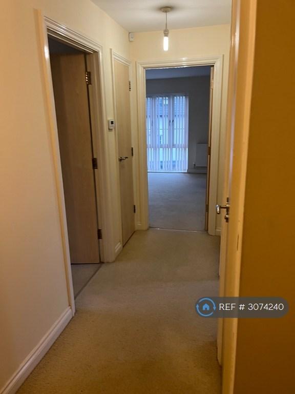 Flat Orchard Park Close in Cardiff