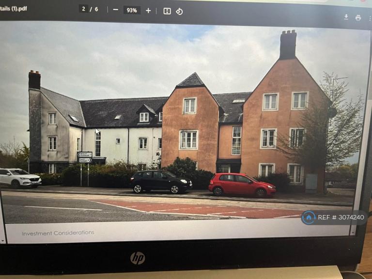 Flat Orchard Park Close in Cardiff
