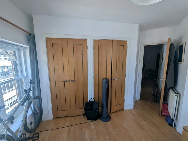 Room Farringdon Road in Greater London