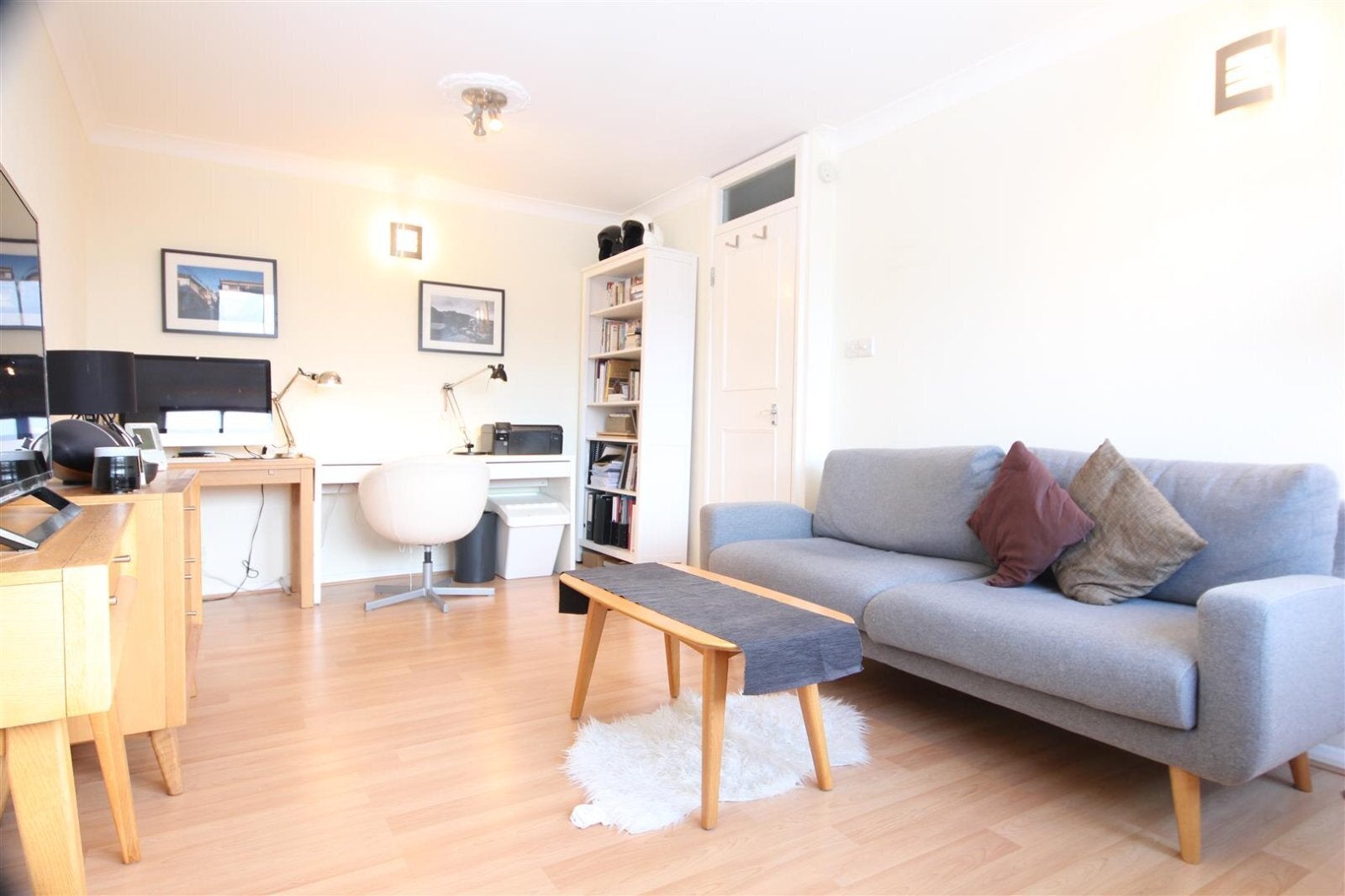 Flat Upper Richmond Road in Greater London
