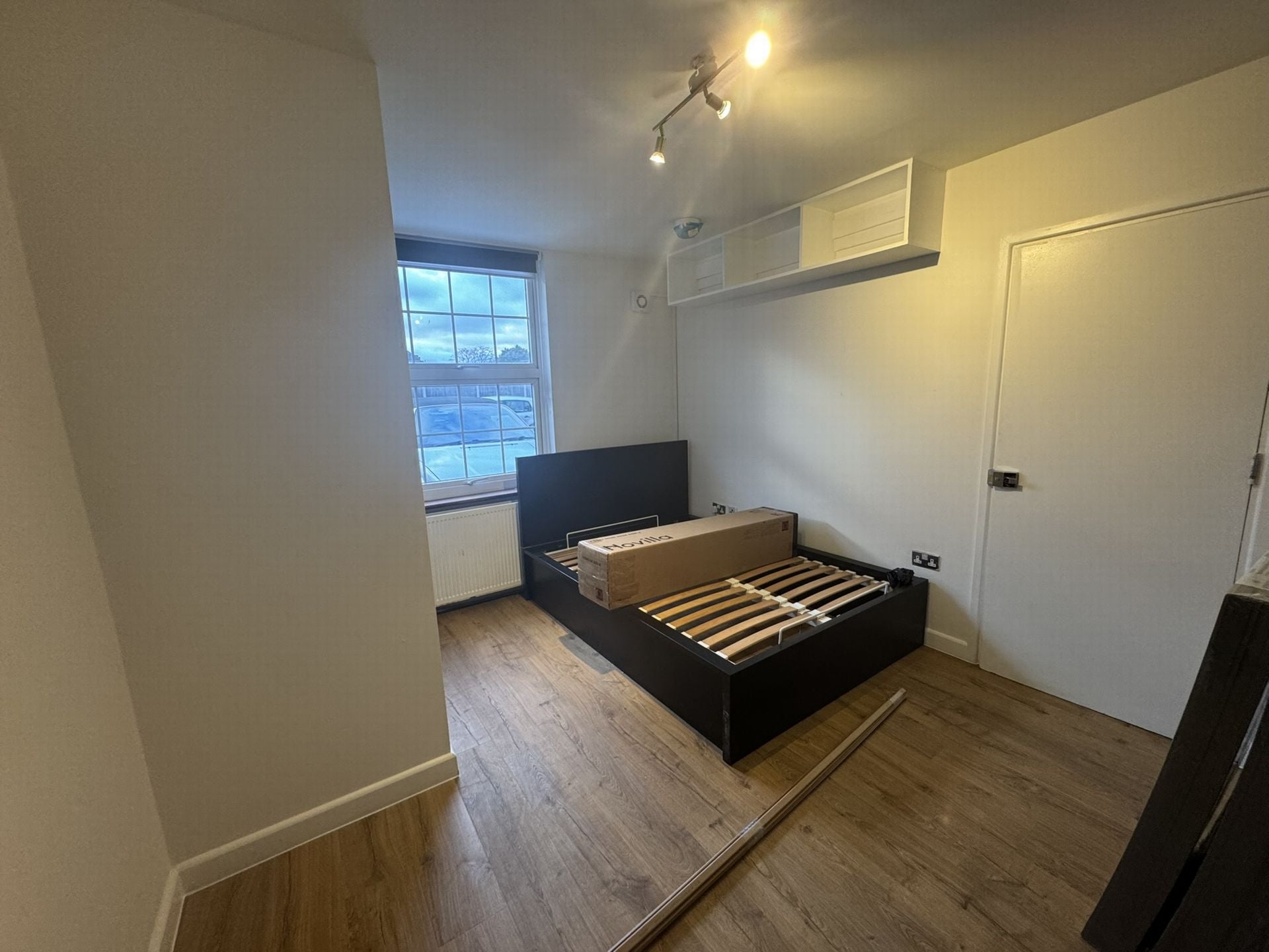 Room Capstone Road in Greater London
