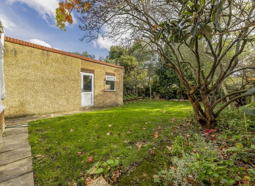 House Trevelyan Gardens in Greater London