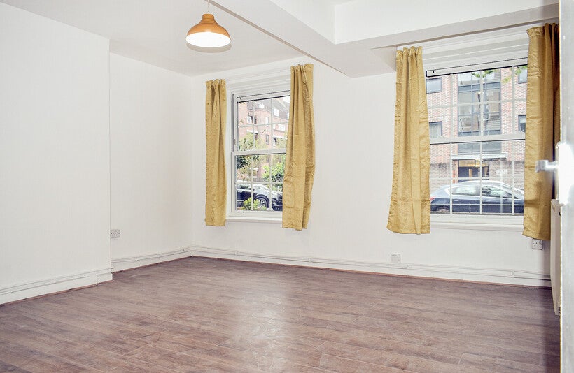 Flat Tavistock Crescent in Greater London