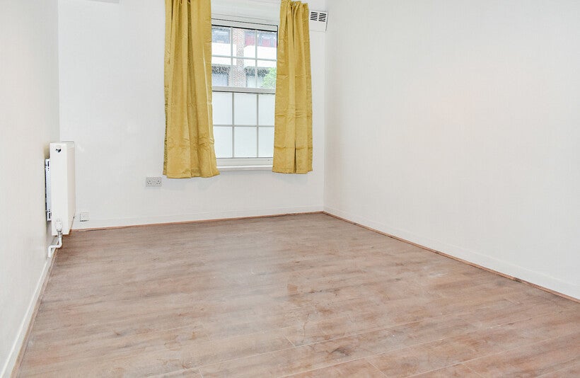 Flat Tavistock Crescent in Greater London