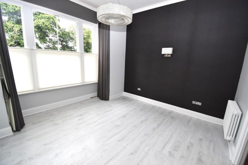 Flat Warwick New Road in Royal Leamington Spa