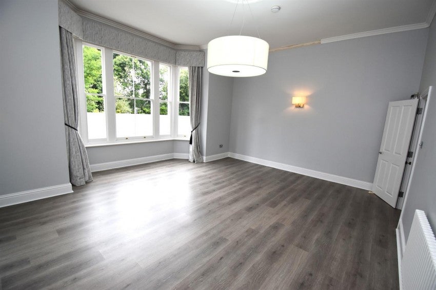 Flat Warwick New Road in Royal Leamington Spa