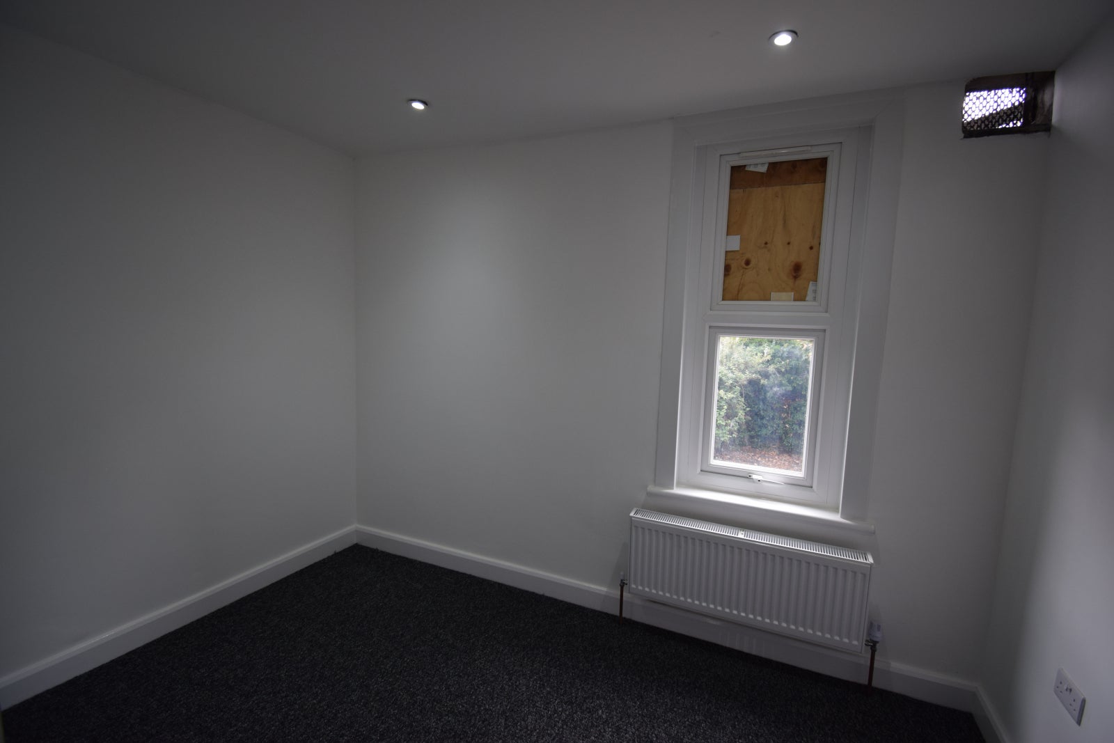 Flat Lansdowne Road in Greater London