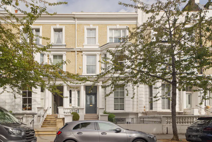 House Russell Road in Greater London