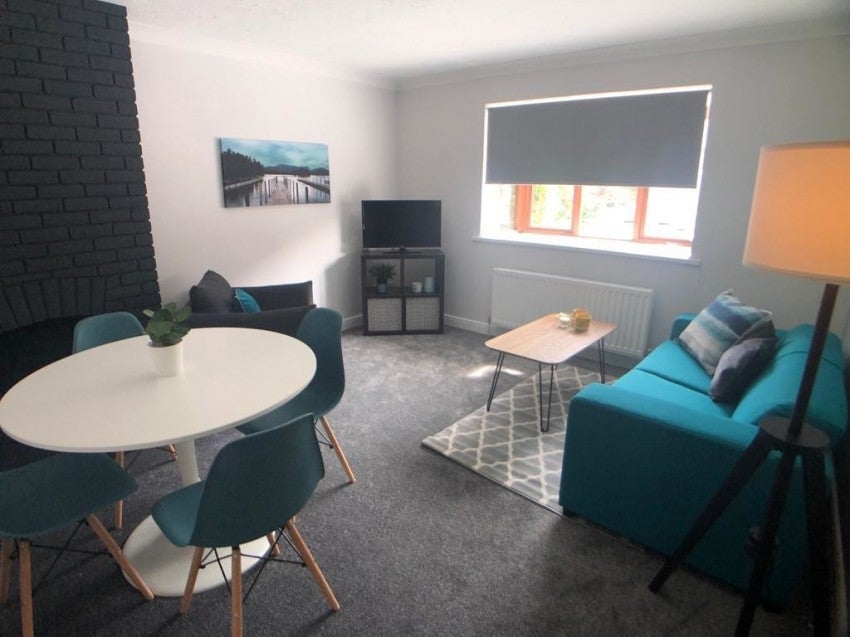 Room Highcrown Street in Southampton