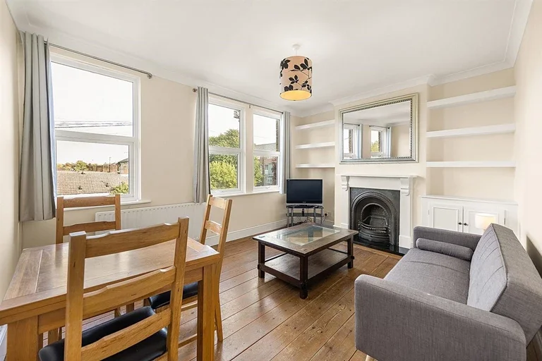 Flat Linden Grove in Greater London