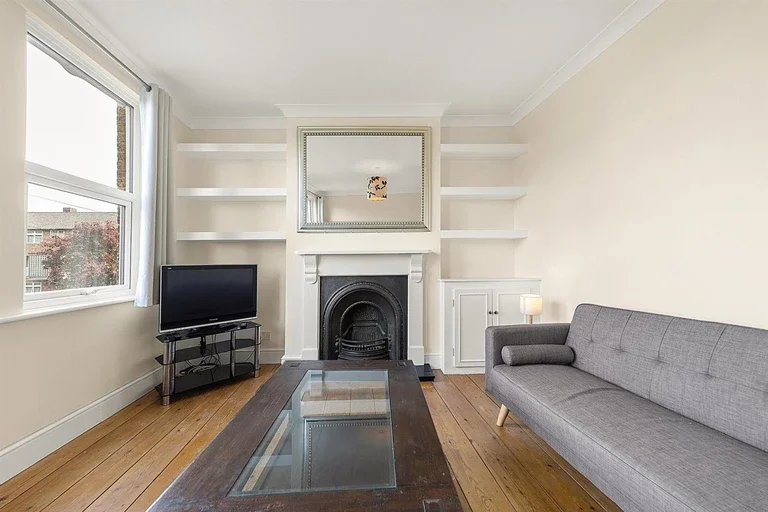Flat Linden Grove in Greater London