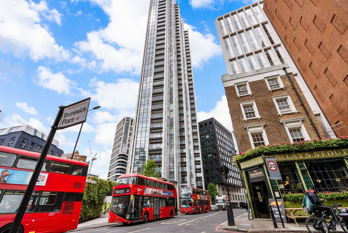 Flat City Road in Greater London