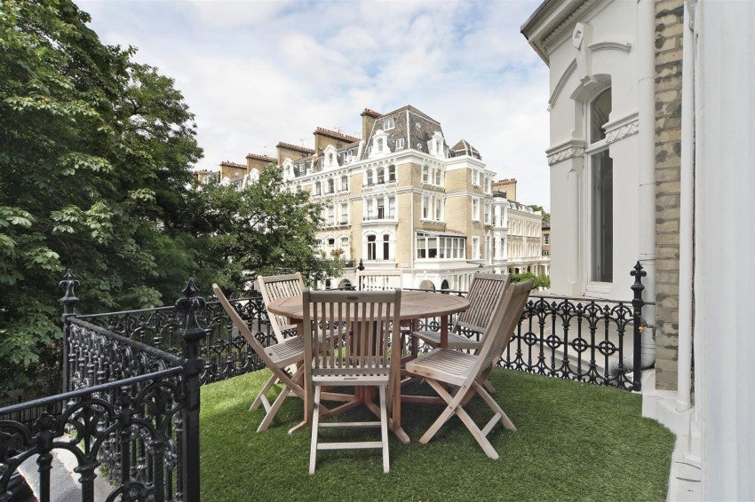 Flat Redcliffe Square in Greater London