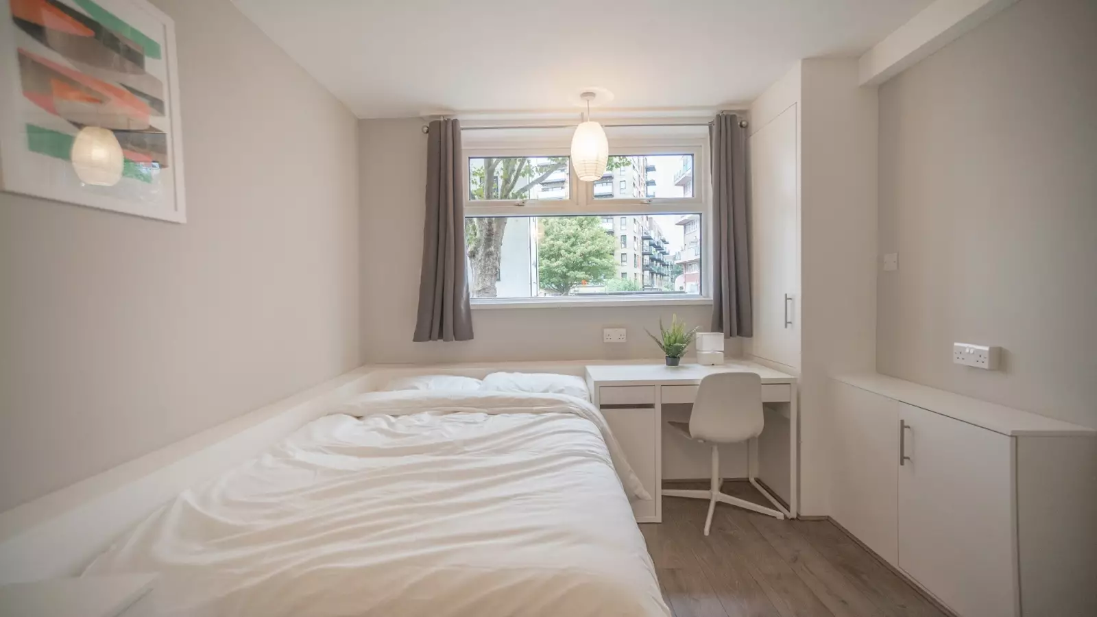 Flat Gough Walk in Greater London