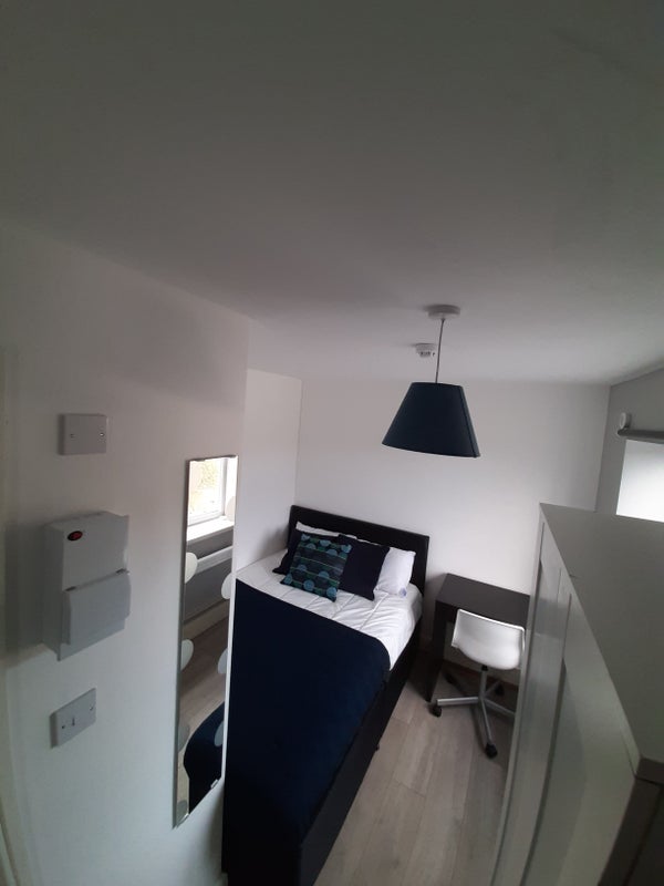 Room Fenside Avenue in Coventry