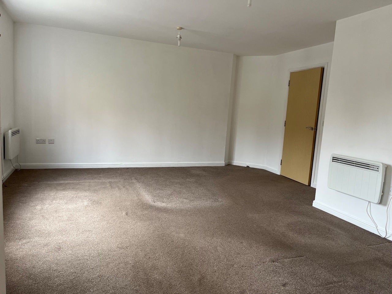 Flat Lockhart Road in Watford
