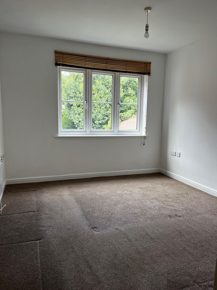 Flat Lockhart Road in Watford