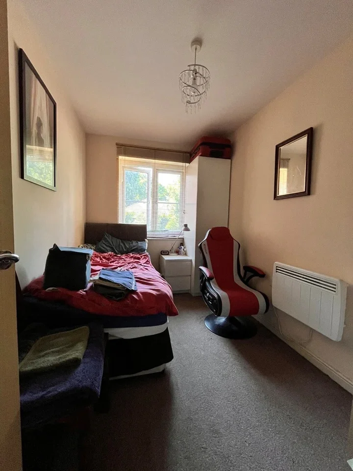 Flat Lockhart Road in Watford