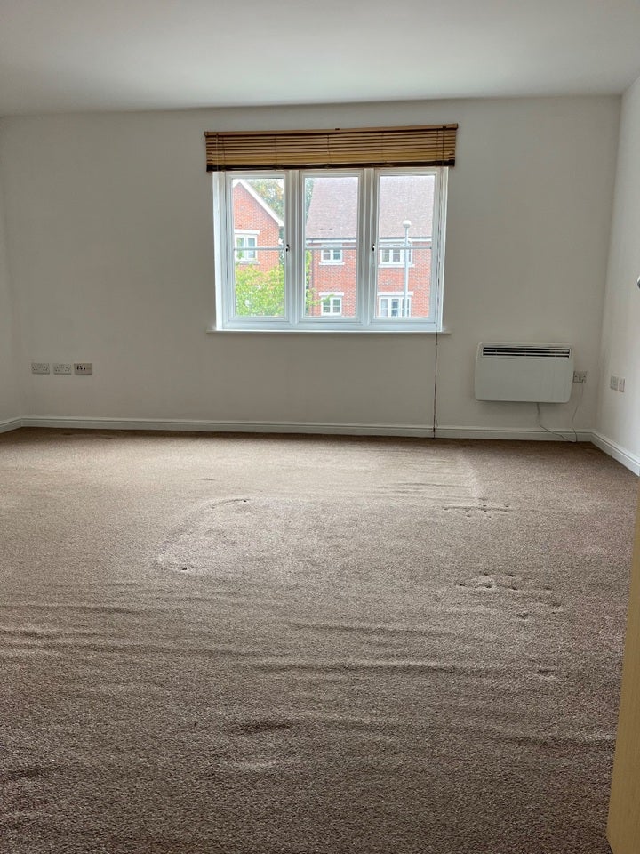 Flat Lockhart Road in Watford