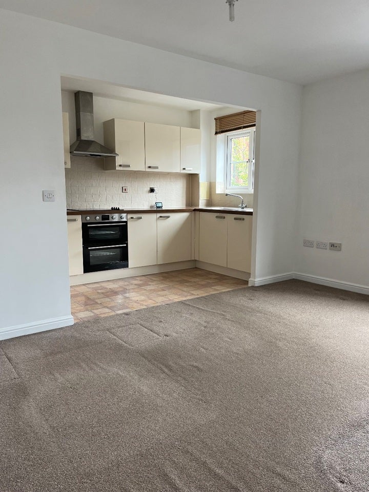 Flat Lockhart Road in Watford