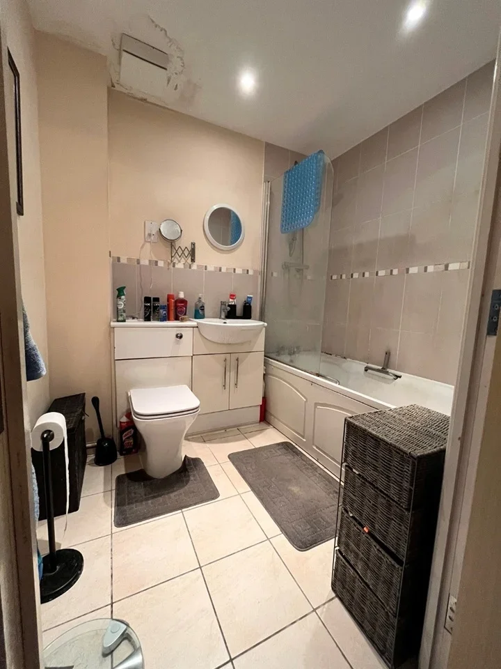 Flat Lockhart Road in Watford